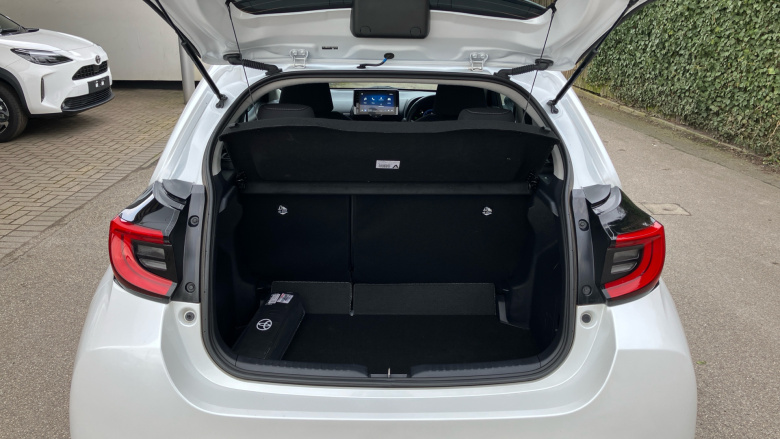 Toyota Yaris 1.5 Hybrid Design 5dr CVT Hybrid Hatchback